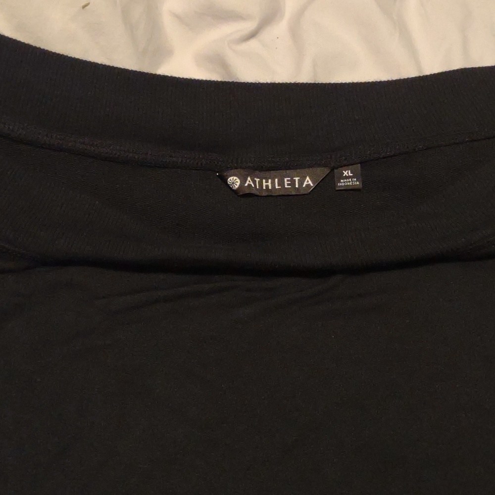 Athleta Off Shoulder Long Sleeve Shirt